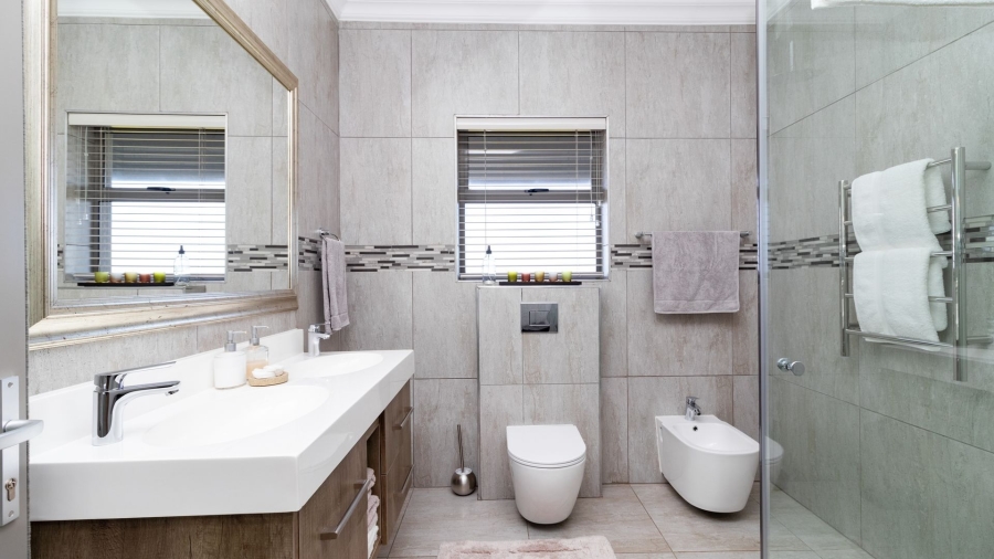 6 Bedroom Property for Sale in Kleinbaai Western Cape